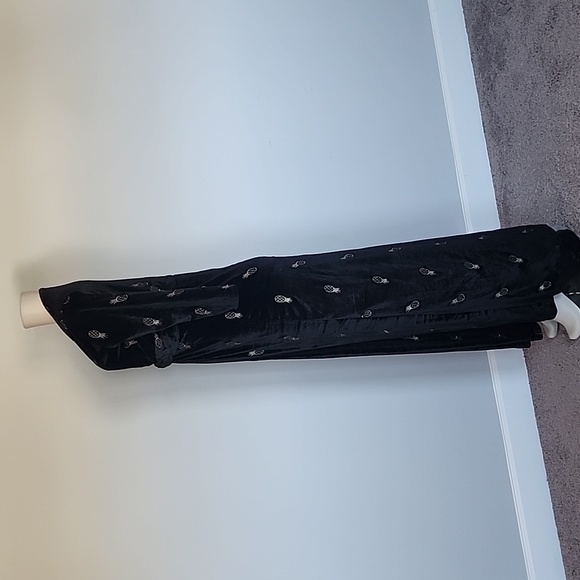 Peach Love black velvet long dress gold embroidered pineapples-S - Picture 4 of 8